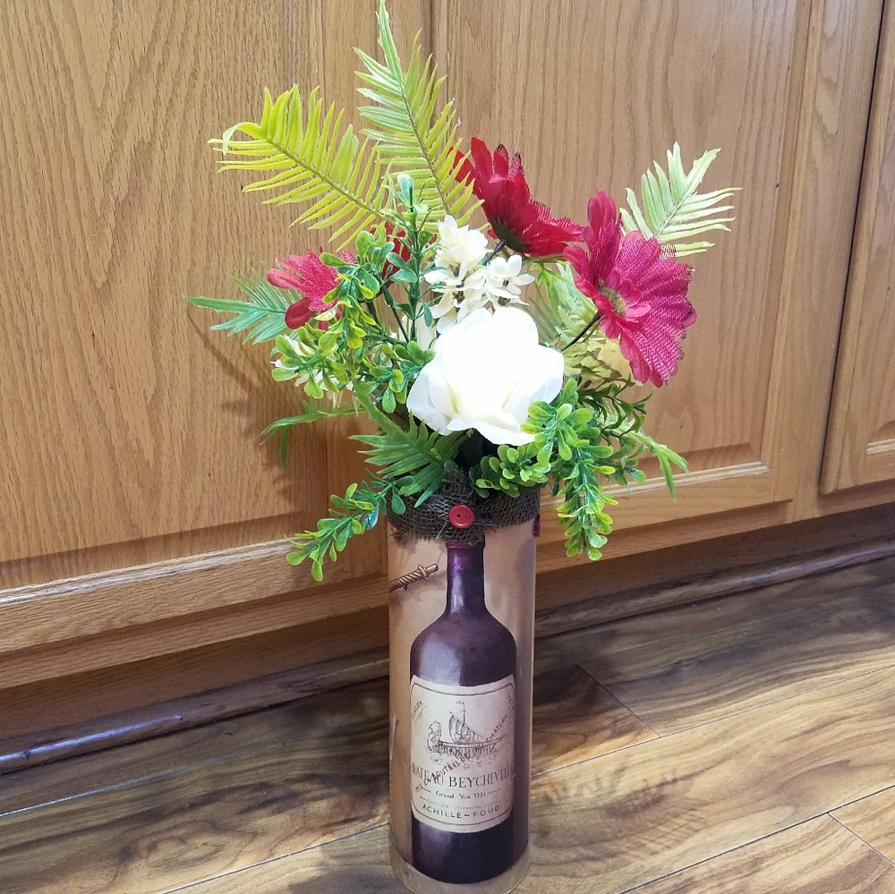 Wine storage floral!  WINE LOVERS!  DECORATE!